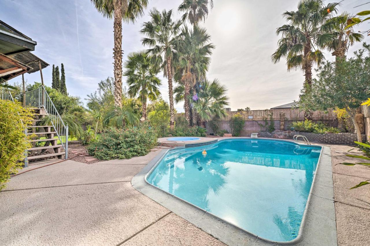 Vegas Oasis Home With Pool And Spa 7 Miles To Strip Las Vegas Luaran gambar