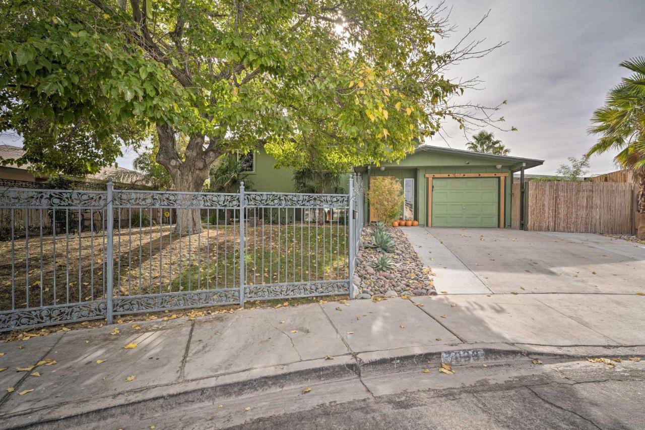 Vegas Oasis Home With Pool And Spa 7 Miles To Strip Las Vegas Luaran gambar