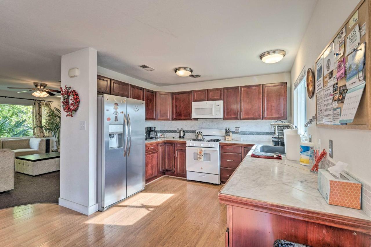 Vegas Oasis Home With Pool And Spa 7 Miles To Strip Las Vegas Luaran gambar
