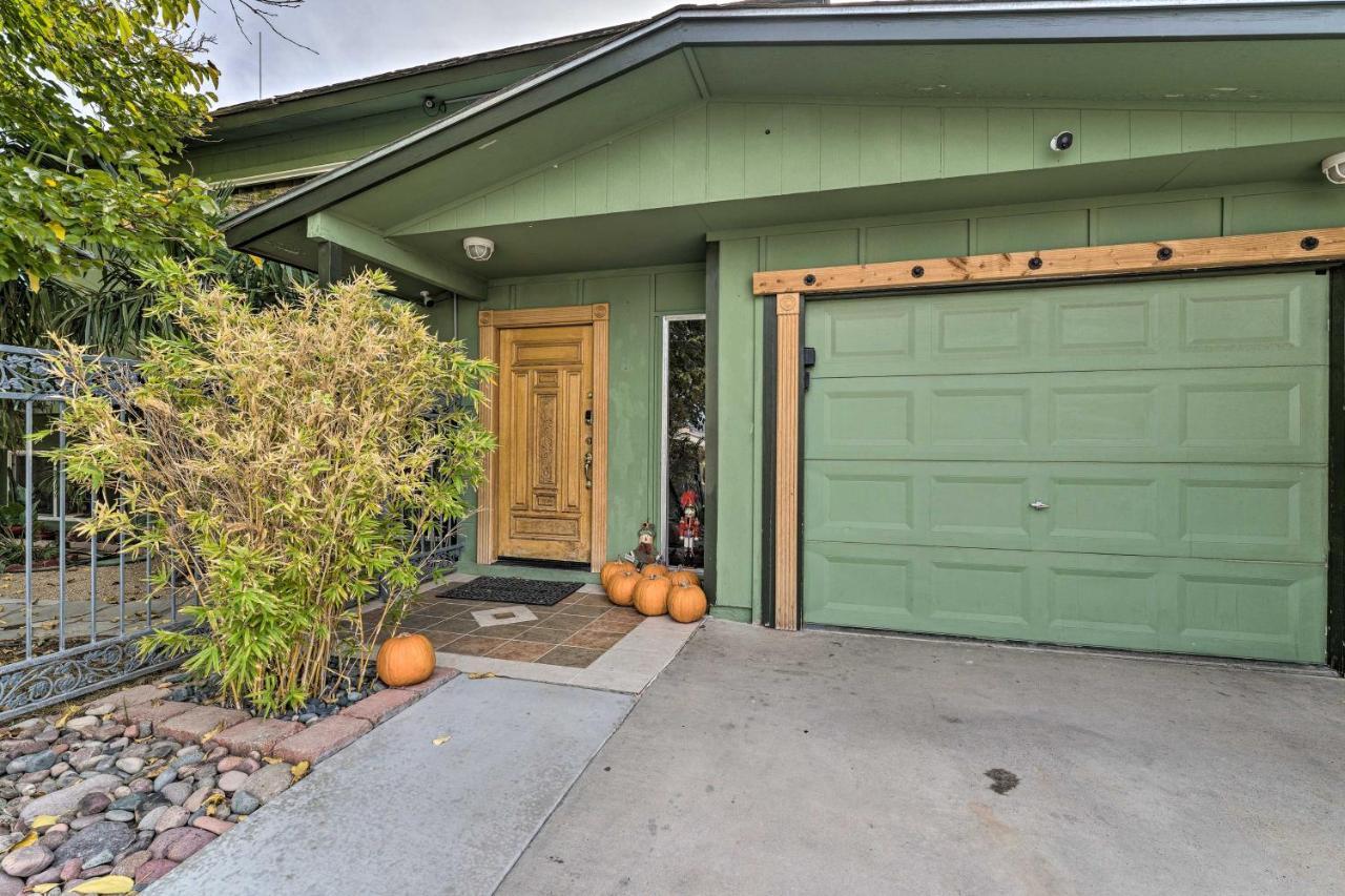 Vegas Oasis Home With Pool And Spa 7 Miles To Strip Las Vegas Luaran gambar