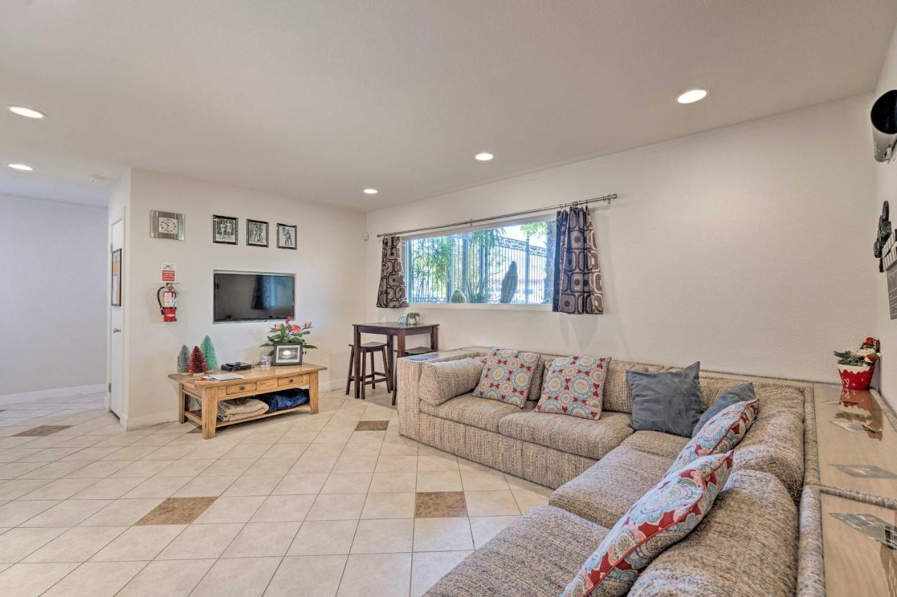 Vegas Oasis Home With Pool And Spa 7 Miles To Strip Las Vegas Luaran gambar