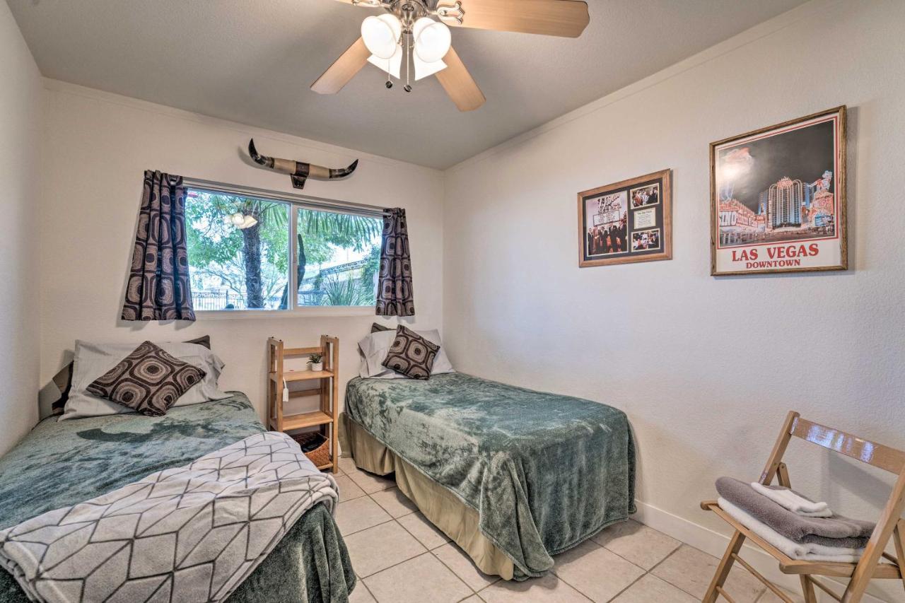 Vegas Oasis Home With Pool And Spa 7 Miles To Strip Las Vegas Luaran gambar