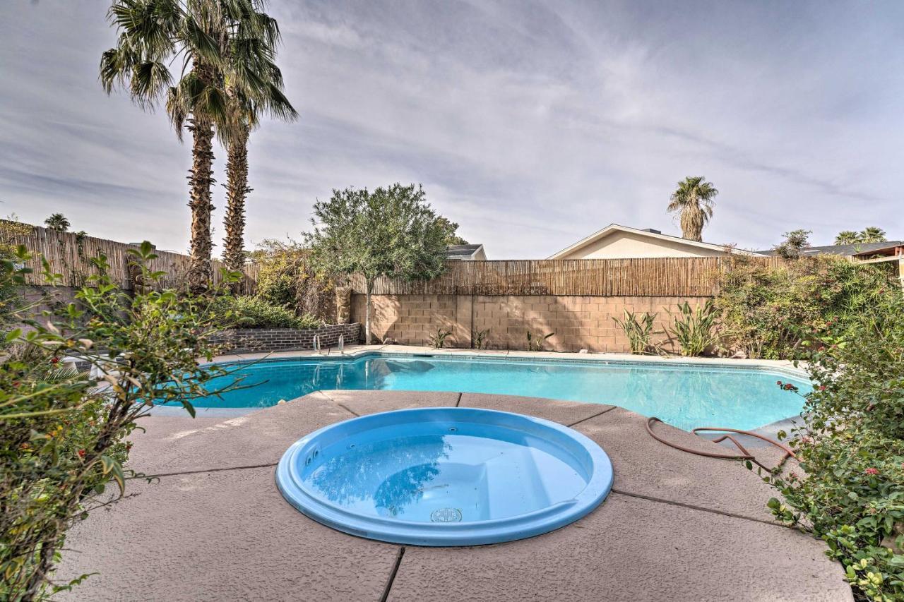 Vegas Oasis Home With Pool And Spa 7 Miles To Strip Las Vegas Luaran gambar
